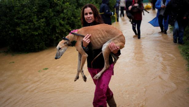 Überschwemmungen in Spanien: Zwei Menschen tot