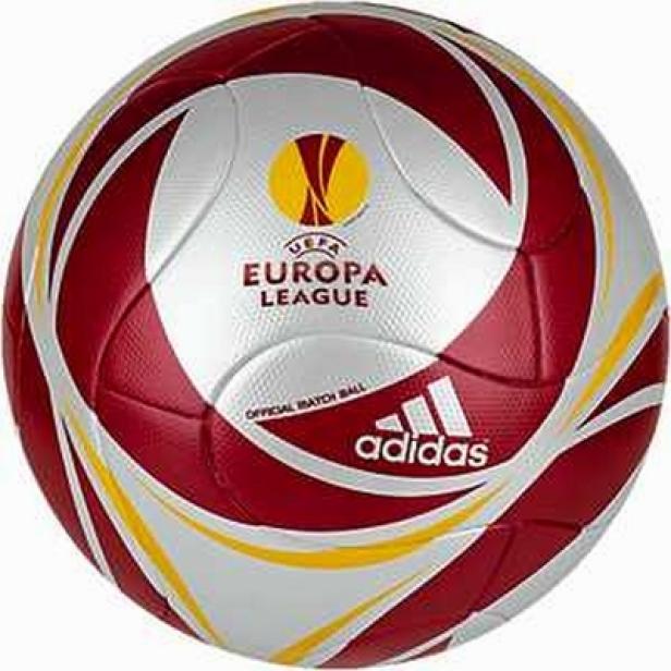 Ein rot-silberner Adidas-Fußball der Europa League.