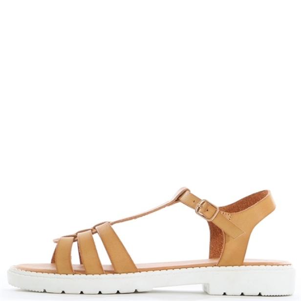 Eine hellbraune Sandale mit Riemchen und einer weißen Sohle.
