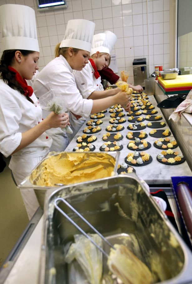 150 Jugendliche kochen für sozialen Zweck groß auf