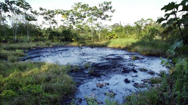Ecuador: Chevron muss wegen Ölabfällen büßen