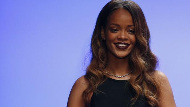 Rihanna zeigte erste eigene Modekollektion