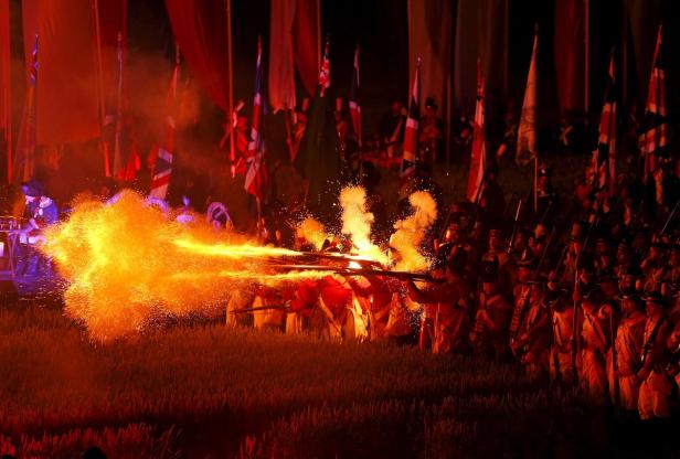 200 Jahre später: Schlacht von Waterloo nachgestellt