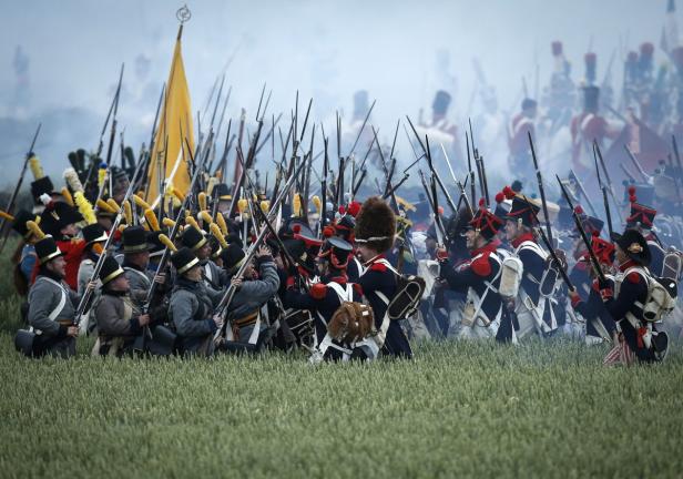 200 Jahre später: Schlacht von Waterloo nachgestellt