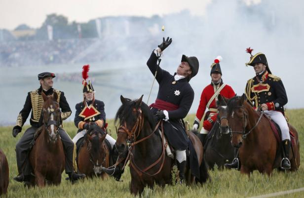200 Jahre später: Schlacht von Waterloo nachgestellt