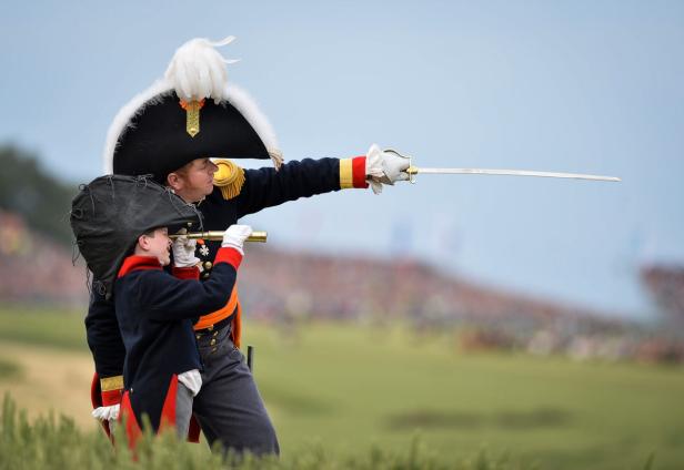 200 Jahre später: Schlacht von Waterloo nachgestellt