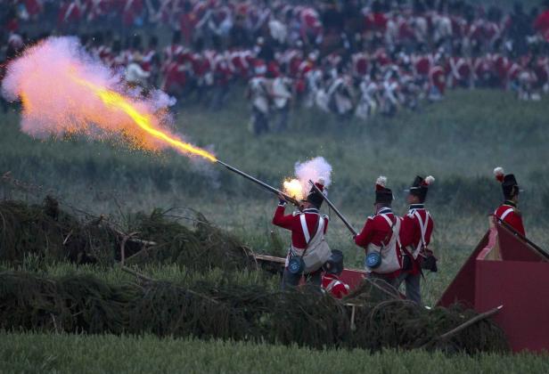 200 Jahre später: Schlacht von Waterloo nachgestellt
