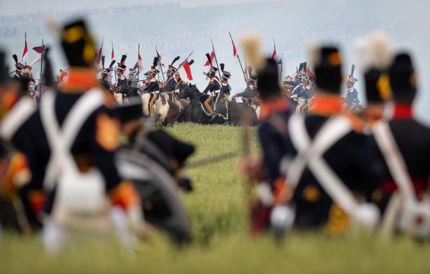 200 Jahre später: Schlacht von Waterloo nachgestellt