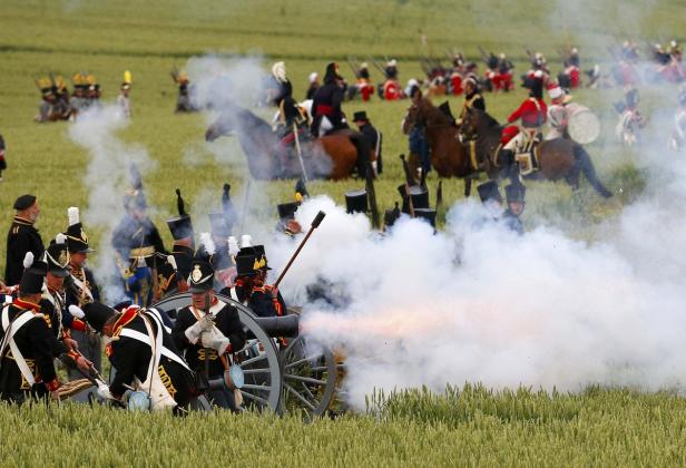 200 Jahre später: Schlacht von Waterloo nachgestellt