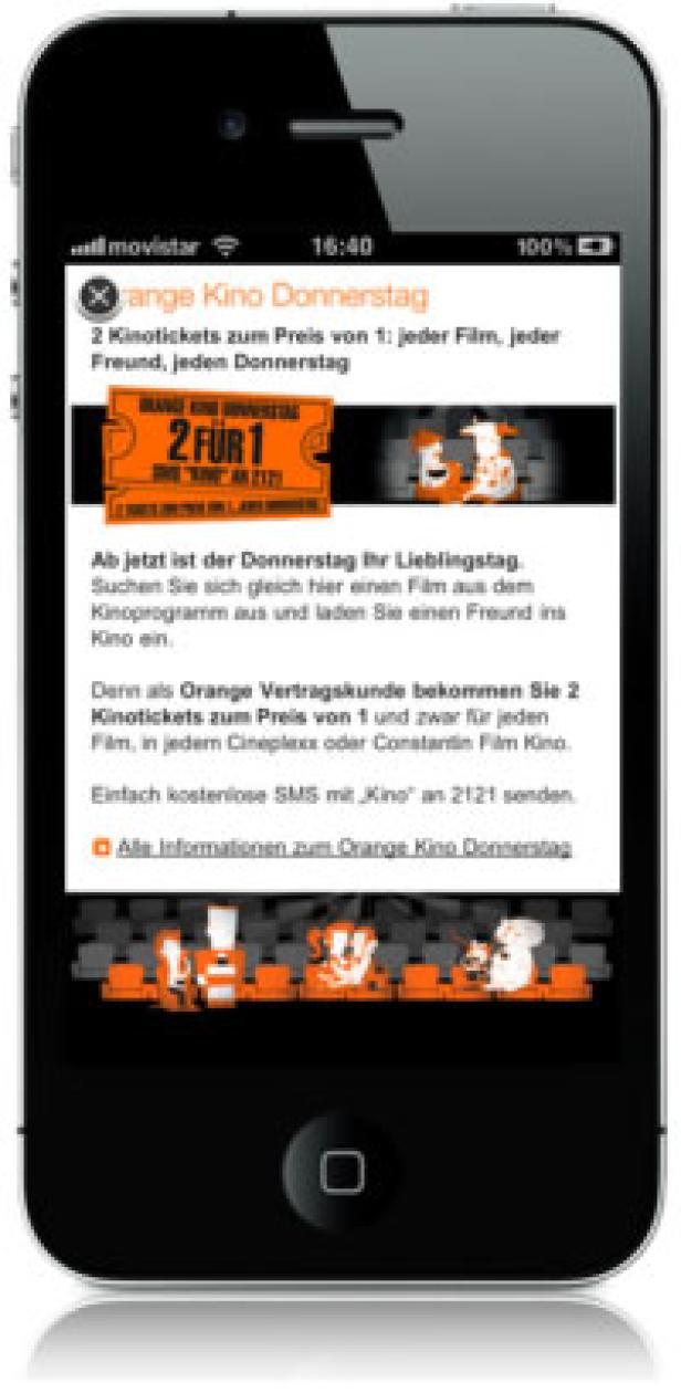 Film.at - iPhone-App - Entertainment Media - Promotion Auf dem Display eines iPhones wird für „Orange Kino Donnerstag“ mit 2 Kinotickets zum Preis von 1 geworben.