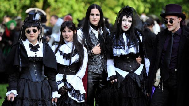 "Haute Goth": Dark Glamour am Catwalk