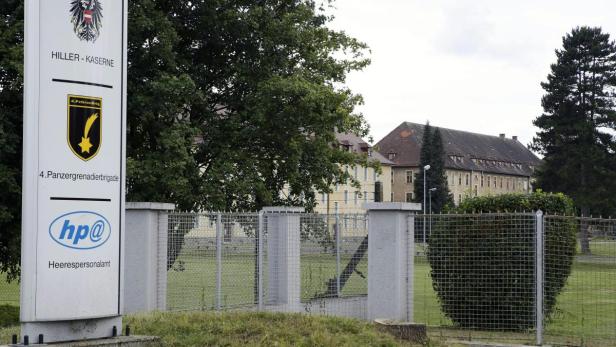 Mikl-Leitner erzwingt Öffnung von Kasernen