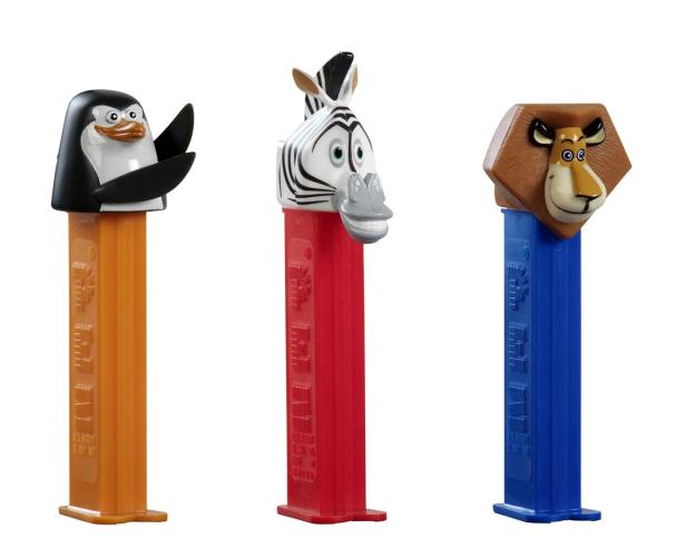 Drei PEZ-Spender, die Charaktere aus dem Film „Madagascar“ darstellen.