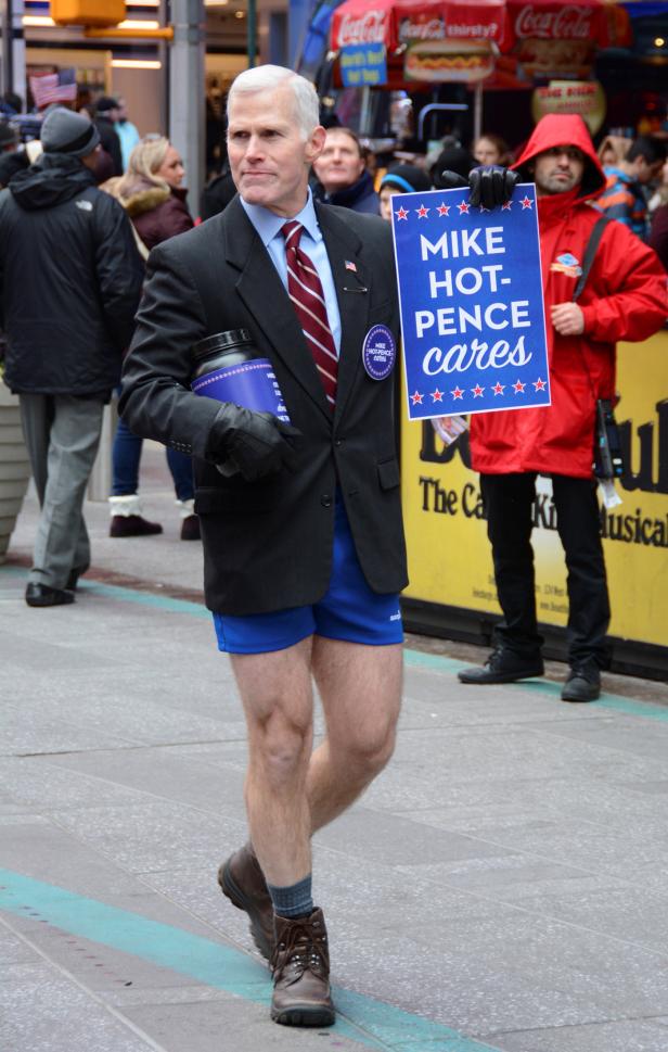 Schwuler Mike Pence-Lookalike sammelt für LGBT