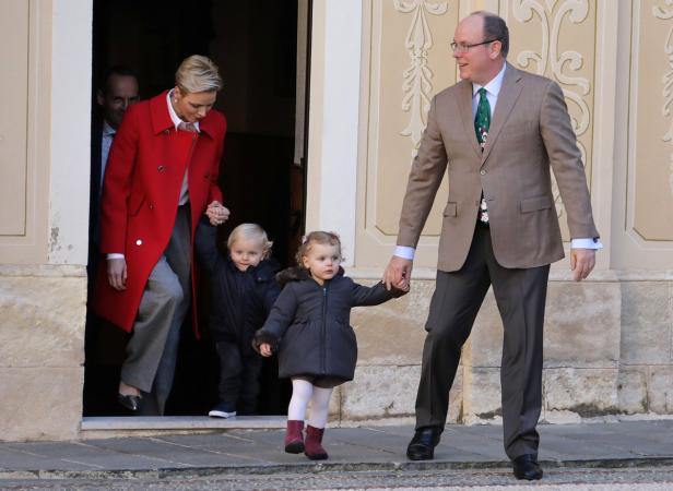 Charlene: Ungewöhnlich lässiger Weihnachtsauftritt