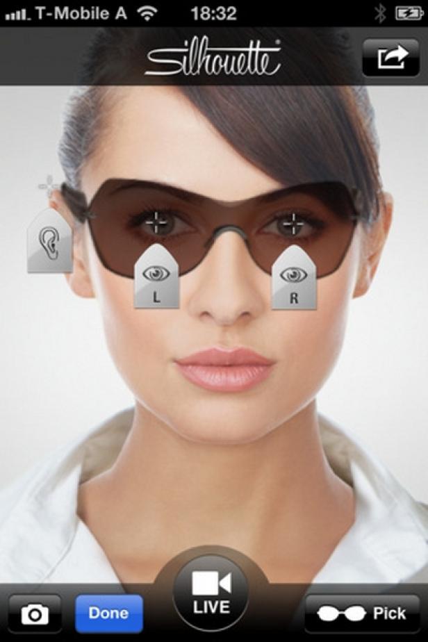 Silhouette - iMirror - iPhone&iPad-App - Netural Eine Frau probiert mit einer App eine Sonnenbrille der Marke Silhouette virtuell an.