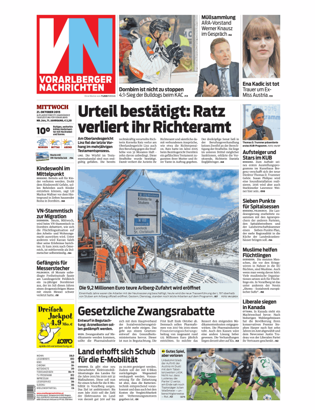 Eine Baustelle an der Arlberg-Zufahrt mit Arbeitern und einem Wegweiser nach Bludenz und Innsbruck.