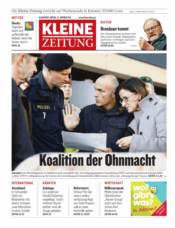 Polizisten und Politiker bei einer Pressekonferenz zum Thema Flüchtlingskrise.