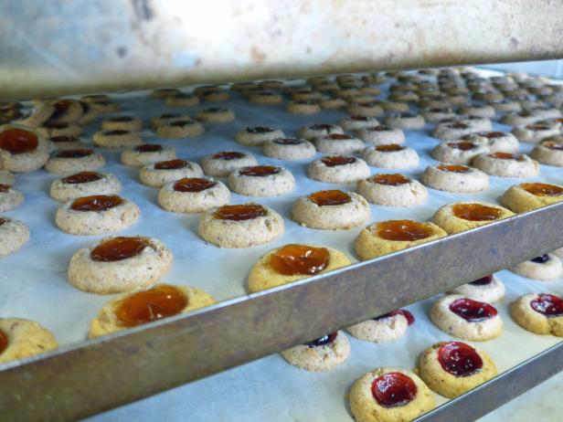 Wie entsteht das Vanillekipferl beim Großbäcker?