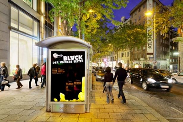 Rauch - Ice Tea Black - Out-of-Home - Gewista - City Light Das Geheimnis schwarzer Flaschen