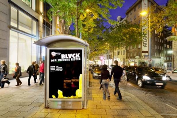Rauch - Ice Tea Black - Out-of-Home - Gewista - City Light Das Geheimnis schwarzer Flaschen