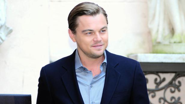 Bar Refaeli turtelt, Leo DiCaprio ist allein
