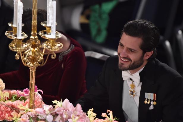 Nobelpreis-Gala: Baby-Bäuche und Nobel-Roben
