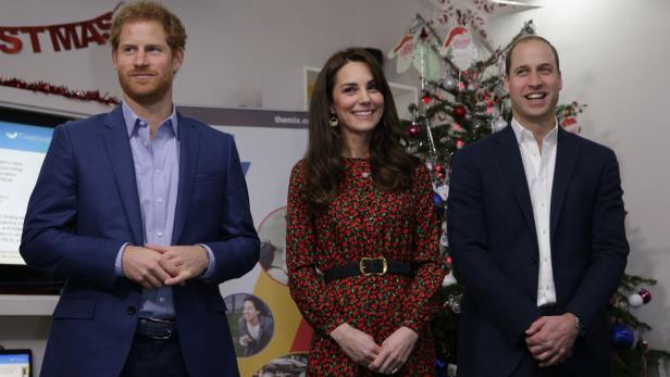 Kate sieht aus wie die Frau des Weihnachtsmanns