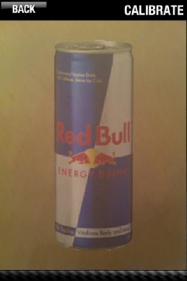 Red Bull Augmented Racing - App - iPhone - iTunes Eine Dose Red Bull Energy Drink steht vor einem unscharfen Hintergrund.