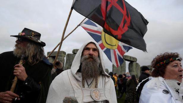 Stonehenge: "Druiden" feiern Wintersonnenwende