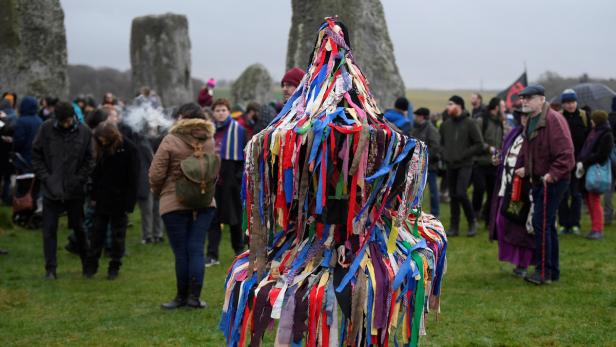 Stonehenge: "Druiden" feiern Wintersonnenwende