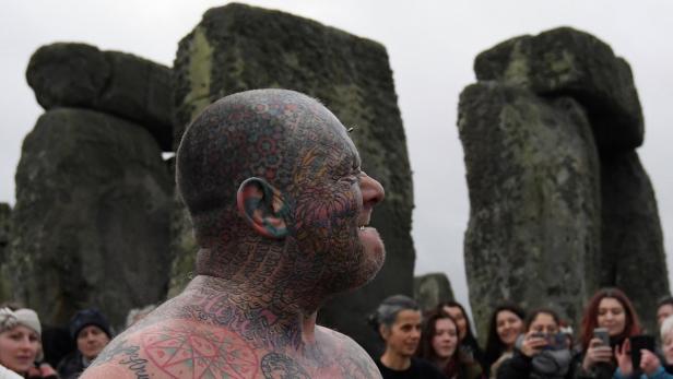 Stonehenge: "Druiden" feiern Wintersonnenwende