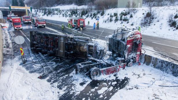 Gefahrengut-Transporter auf A9 brannte: Sperre