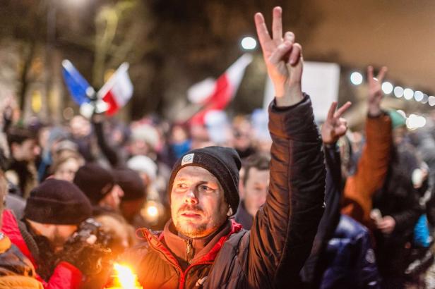 Lech Walesa warnt vor "Bürgerkrieg" in Polen