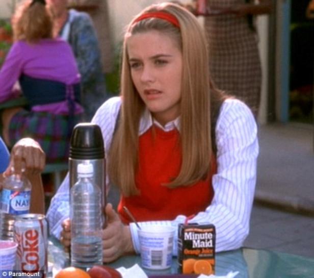 Alicia Silverstone als Cher Horowitz bei einem Picknick in „Clueless“.