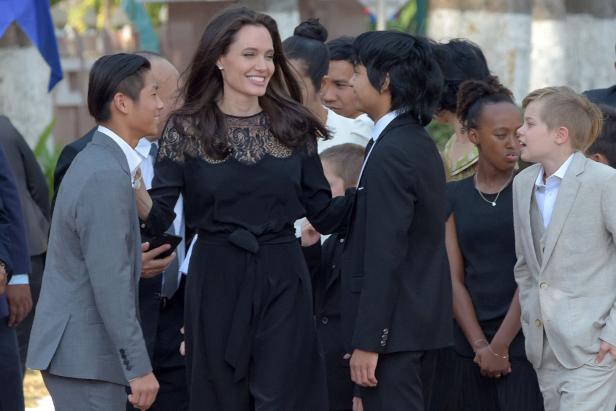 Angelina Jolie: Adoptionspapiere gefälscht?
