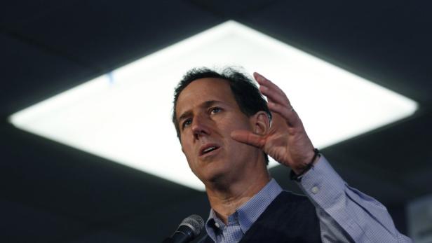 Rick Santorum spricht bei einer Veranstaltung.