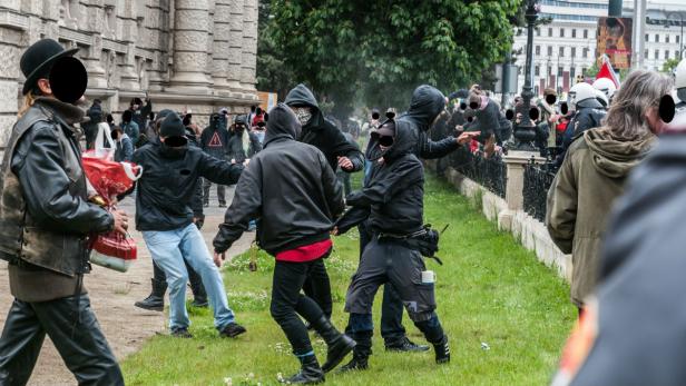 Links gegen rechts: Tumulte bei Demo