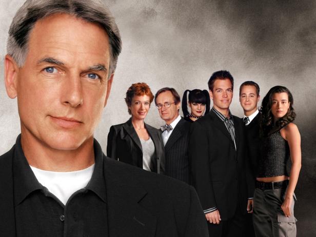 Das Ensemble der Fernsehserie „Navy CIS“ posiert für ein Gruppenfoto.