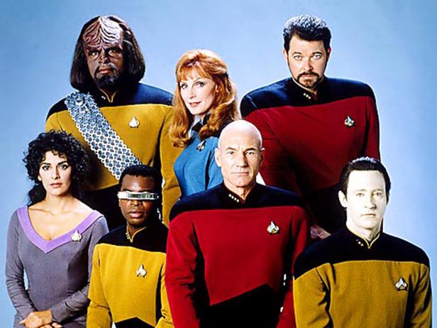 Ein Gruppenfoto der Besetzung von „Star Trek: The Next Generation“.