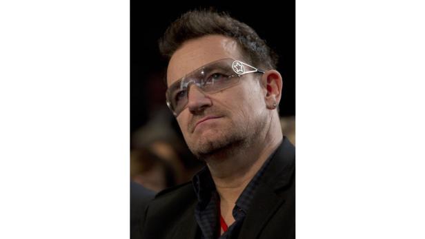 Bono von U2 mit futuristischer Sonnenbrille.