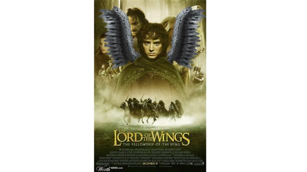 Ein bearbeitetes Filmplakat von „Der Herr der Ringe: Die Gefährten“ mit Flügeln an Frodo Beutlin.