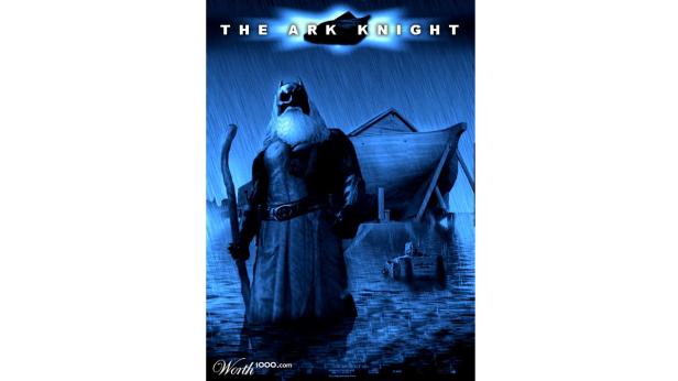 Ein Mann im Batman-Kostüm mit Bart steht vor einer Arche im Regen.