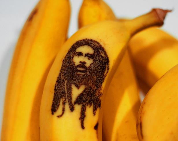 Alles Banane: Porträts auf der Schale