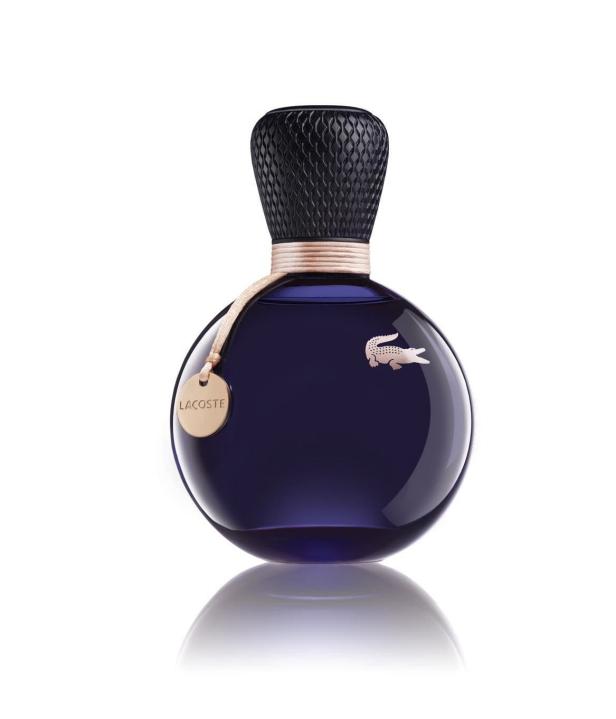 Kopie von … Ein Flakon des Lacoste Eau de Parfum L.12.12 Rose Eau Intense.
