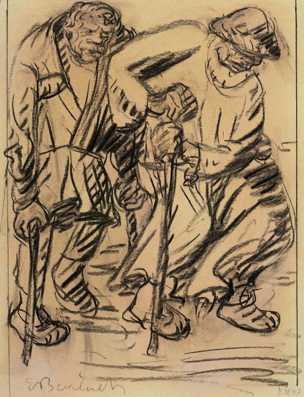 Eine Kohlezeichnung von zwei älteren, gebeugten Männern, die sich auf Stöcke stützen.