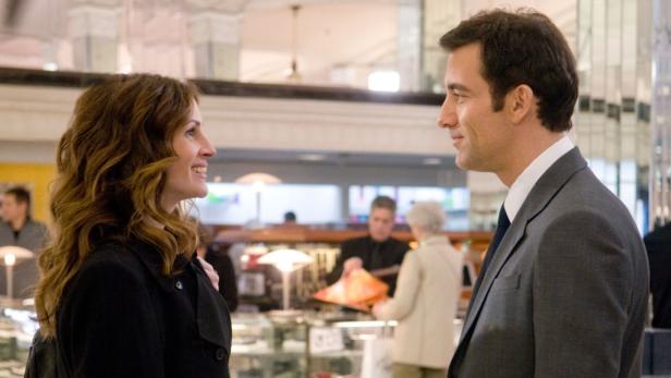 Julia Roberts und Clive Owen in einer Szene aus dem Film „Duplicity“.