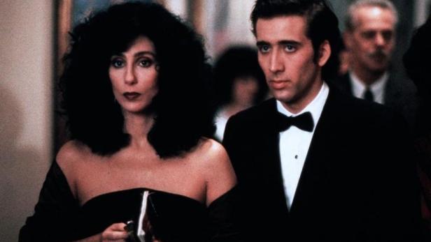 Cher und Nicolas Cage in dem Film „Mondsüchtig“.