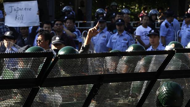 China: Demonstranten attackieren japanische Botschaft