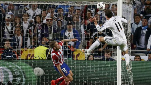 Gareth Bale erzielt ein Tor per Kopfball für Real Madrid.